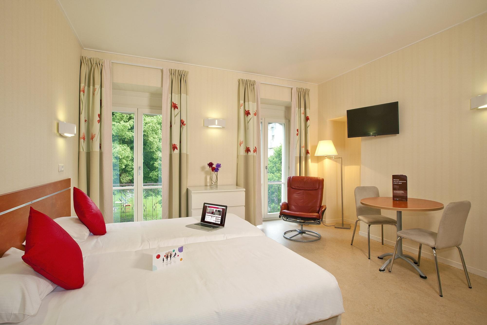 Hotels & Residences - Les Thermes 吕克瑟伊莱班 外观 照片