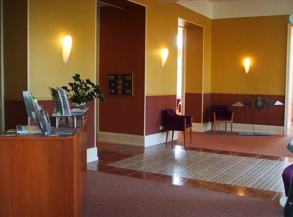 Hotels & Residences - Les Thermes 吕克瑟伊莱班 外观 照片