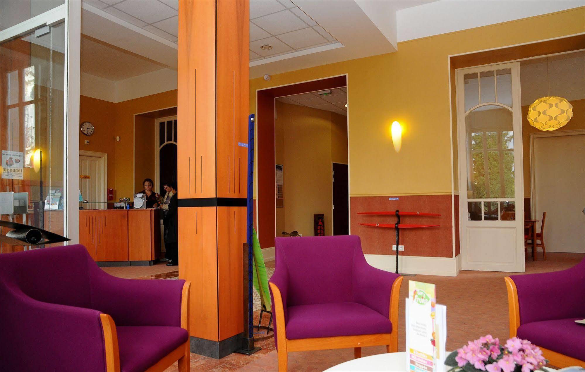 Hotels & Residences - Les Thermes 吕克瑟伊莱班 外观 照片
