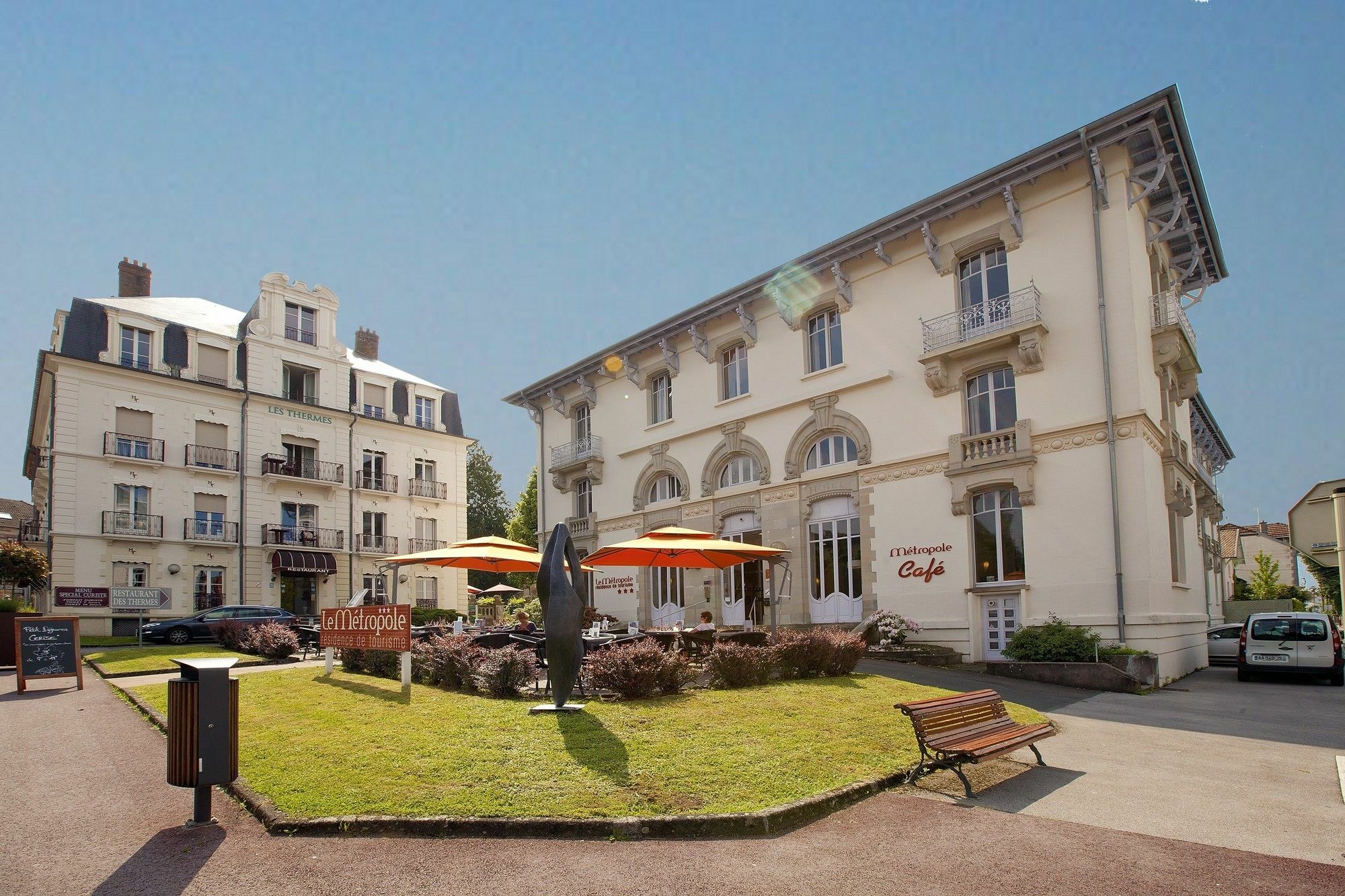 Hotels & Residences - Les Thermes 吕克瑟伊莱班 外观 照片