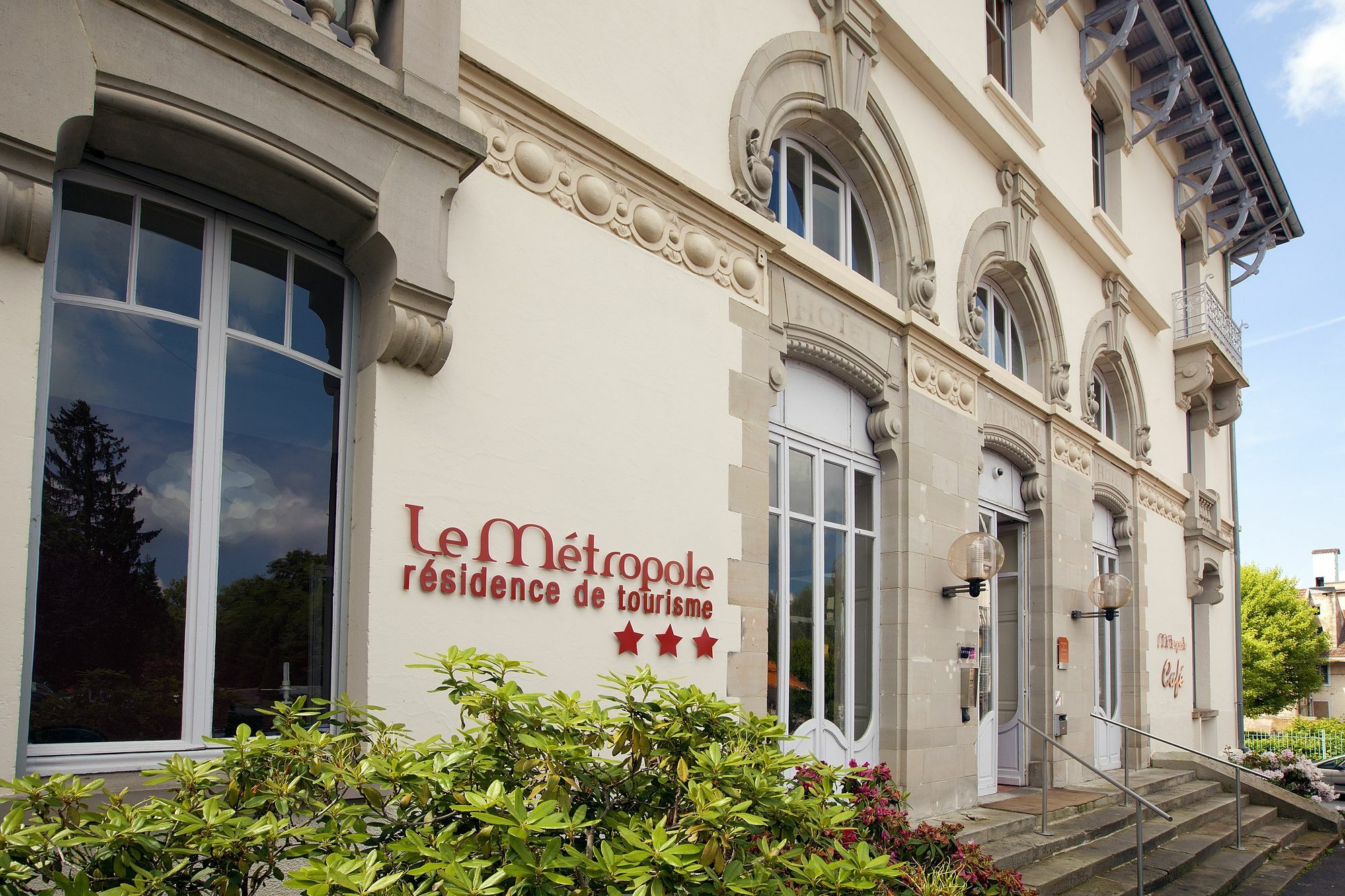Hotels & Residences - Les Thermes 吕克瑟伊莱班 外观 照片