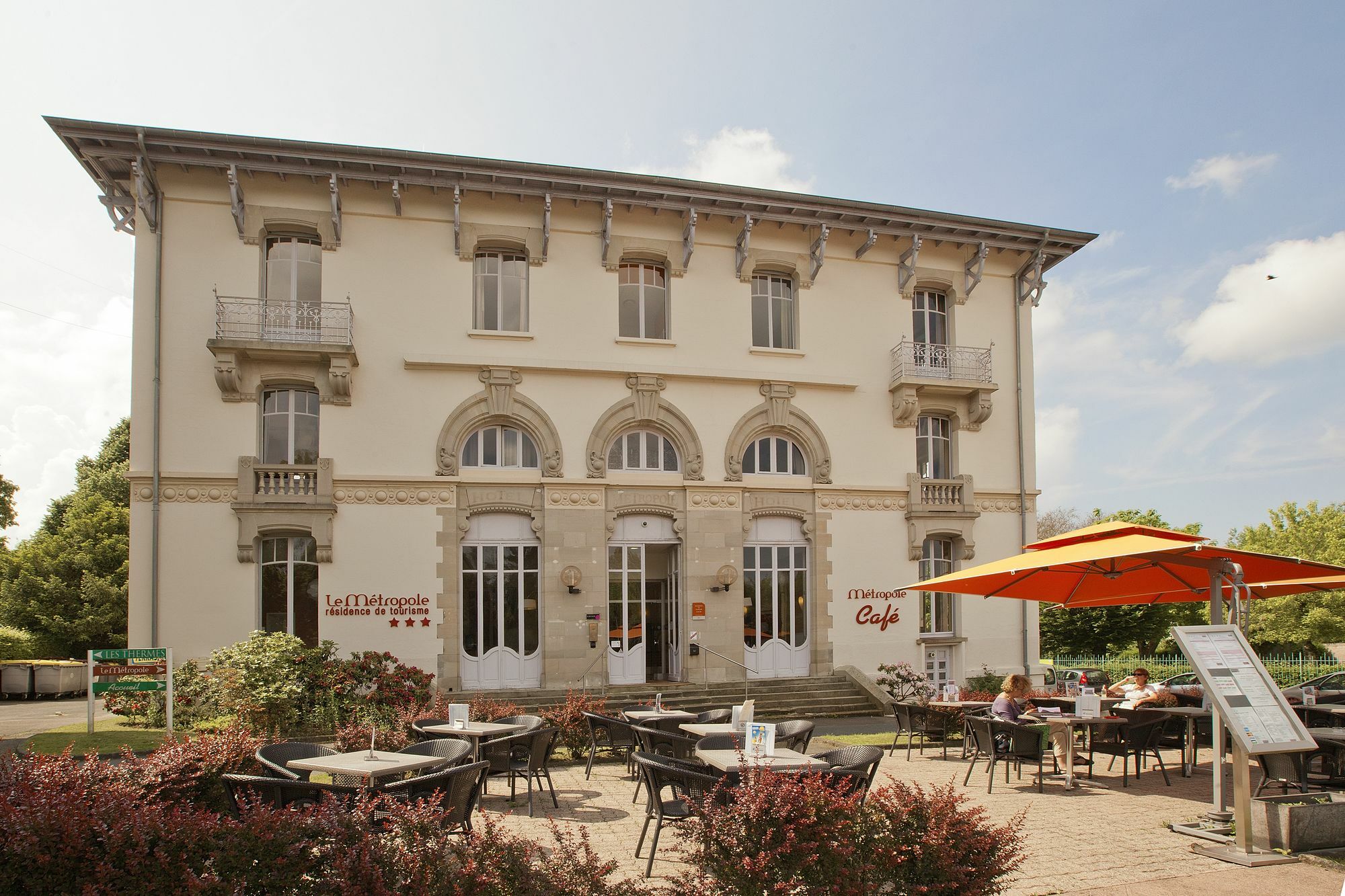Hotels & Residences - Les Thermes 吕克瑟伊莱班 外观 照片