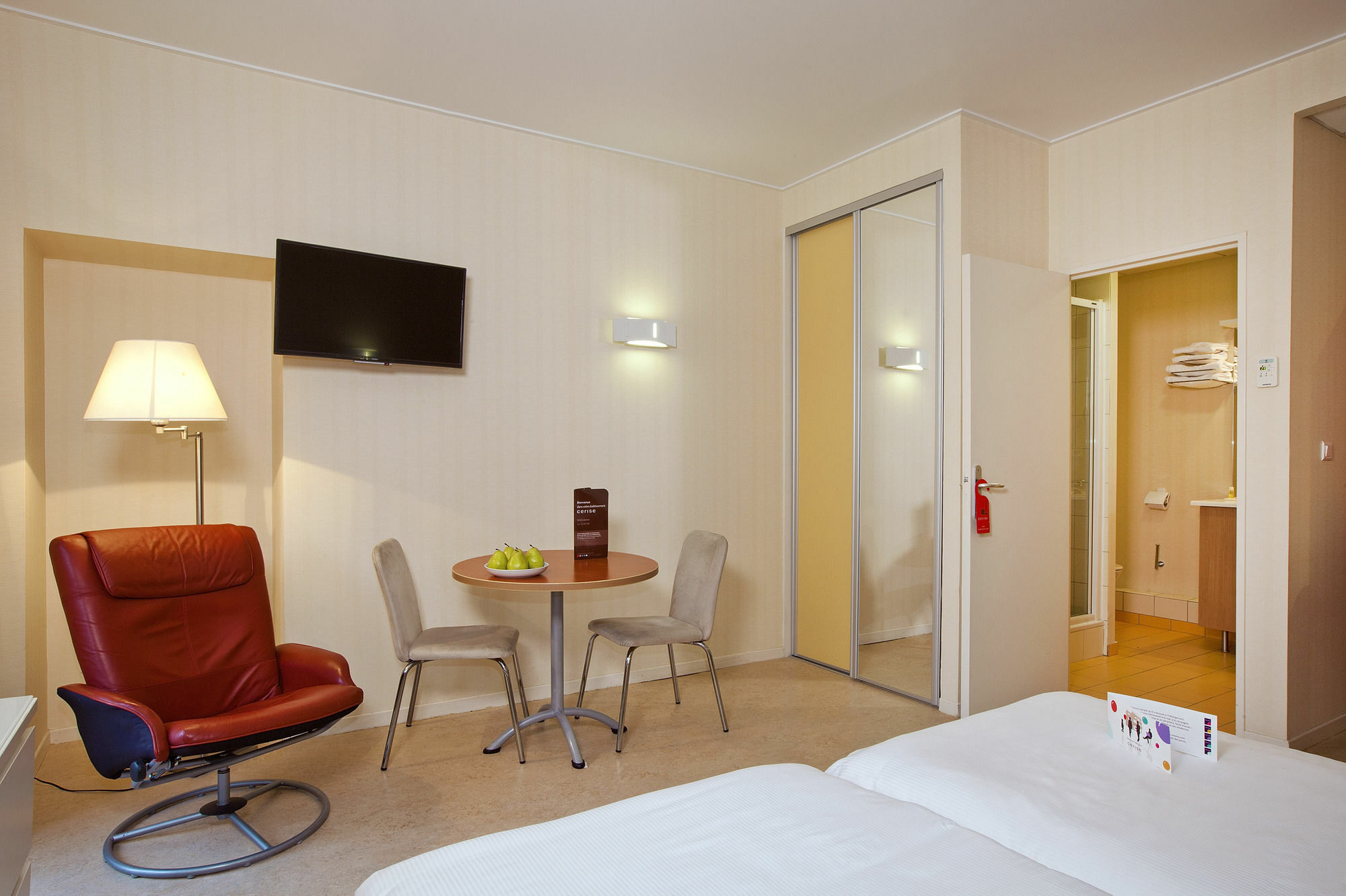 Hotels & Residences - Les Thermes 吕克瑟伊莱班 外观 照片